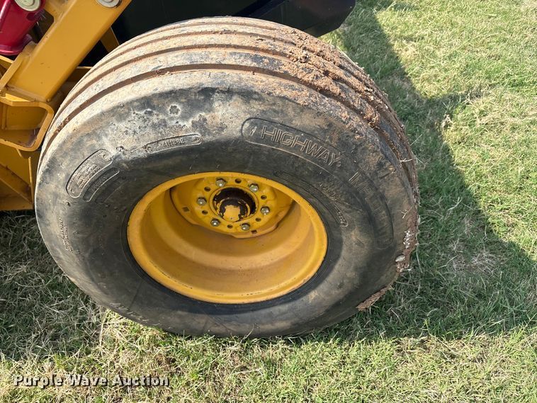 image for item EU5743 2008 Vermeer MC1030 disc mower