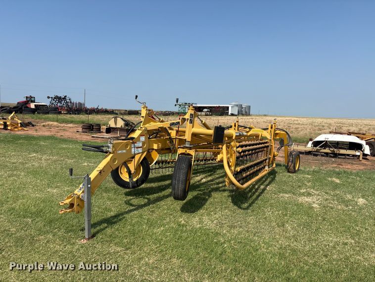 image for item EU5744 2009 Vermeer R2300 hay rake