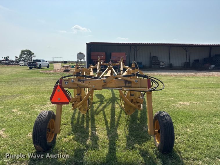 image for item EU5744 2009 Vermeer R2300 hay rake