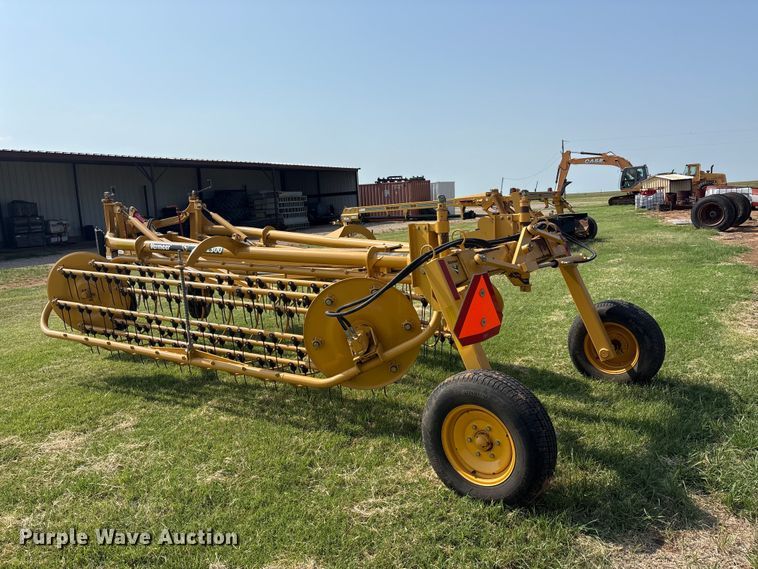 image for item EU5744 2009 Vermeer R2300 hay rake