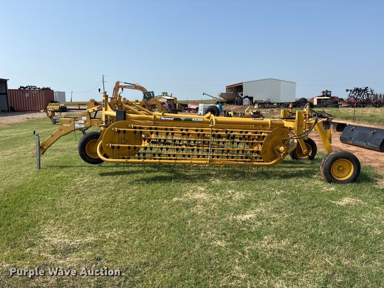 image for item EU5744 2009 Vermeer R2300 hay rake