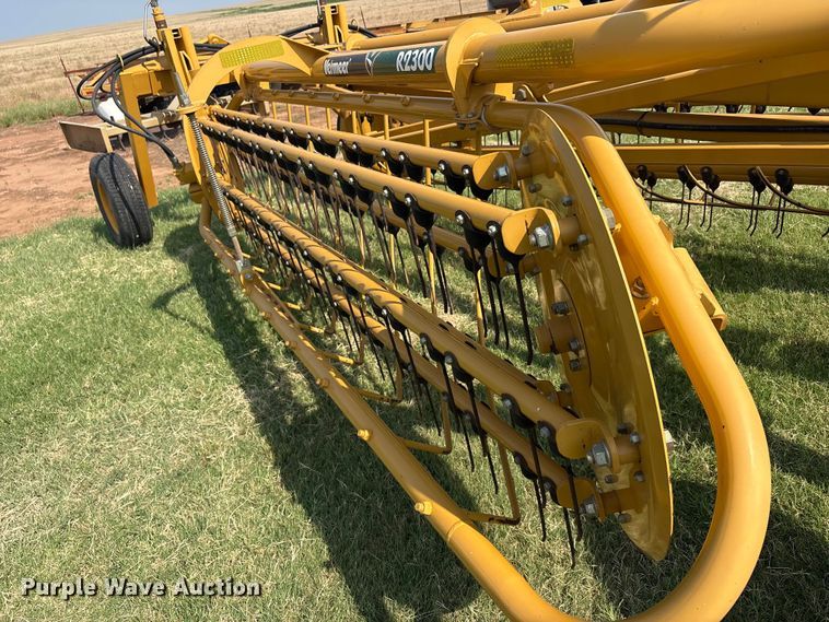 image for item EU5744 2009 Vermeer R2300 hay rake