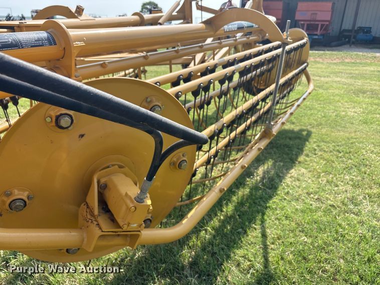 image for item EU5744 2009 Vermeer R2300 hay rake