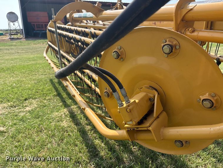 image for item EU5744 2009 Vermeer R2300 hay rake