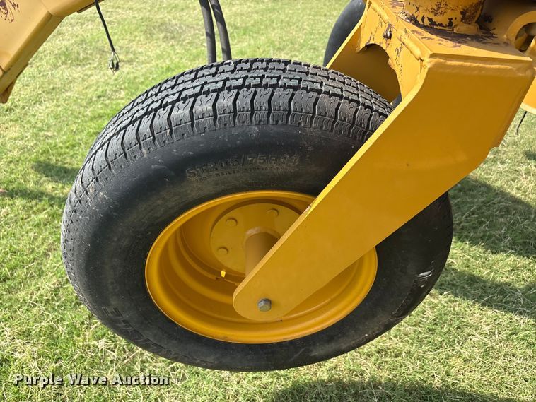 image for item EU5744 2009 Vermeer R2300 hay rake