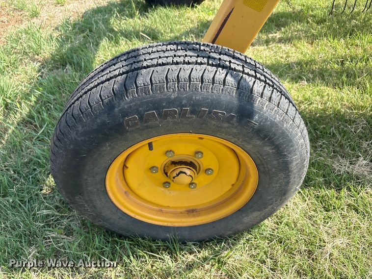 image for item EU5744 2009 Vermeer R2300 hay rake