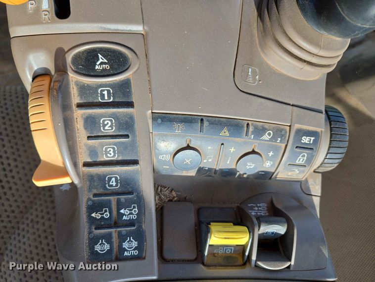 image for item EW0313 2016 John Deere 7210R 4WD tractor