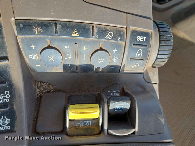 image for item EW0313 2016 John Deere 7210R 4WD tractor