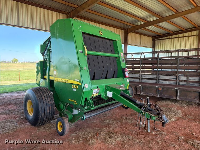 image for item EW0320 2010 John Deere 568 Mega wide plus round baler
