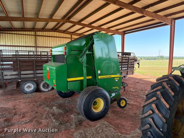 image for item EW0320 2010 John Deere 568 Mega wide plus round baler