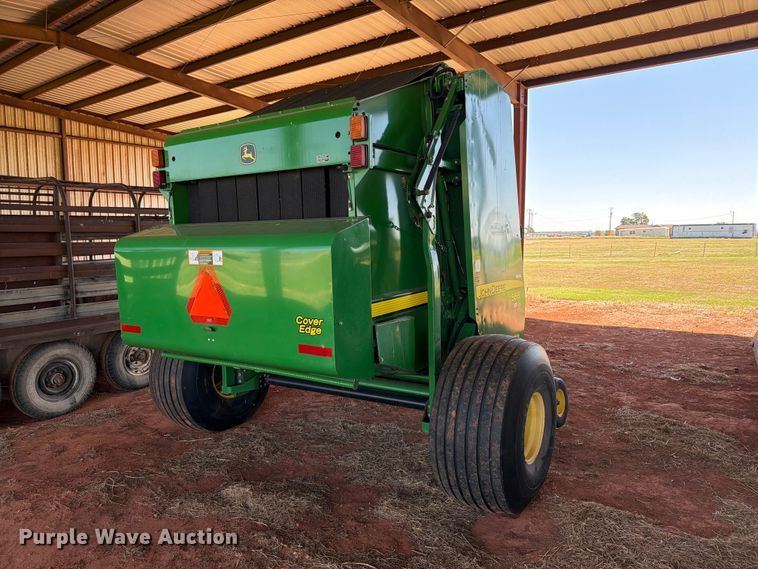 image for item EW0320 2010 John Deere 568 Mega wide plus round baler