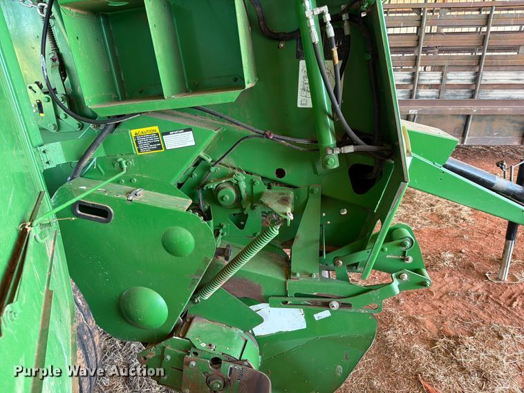 image for item EW0320 2010 John Deere 568 Mega wide plus round baler