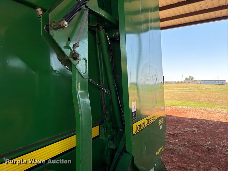 image for item EW0320 2010 John Deere 568 Mega wide plus round baler