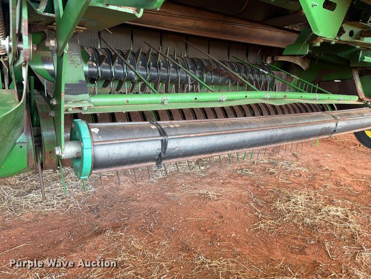 image for item EW0320 2010 John Deere 568 Mega wide plus round baler