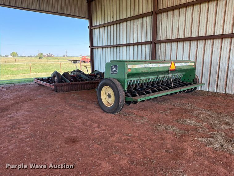 image for item EW0322 John Deere 450 grain drill