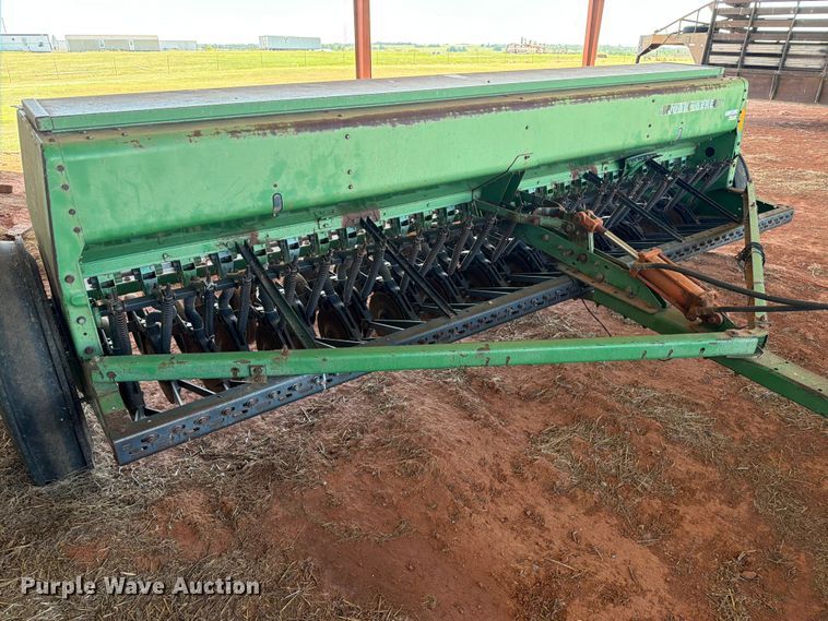 image for item EW0322 John Deere 450 grain drill
