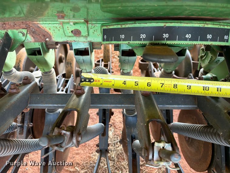 image for item EW0322 John Deere 450 grain drill