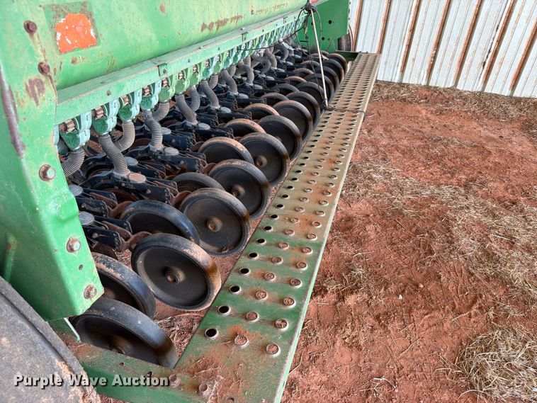 image for item EW0322 John Deere 450 grain drill