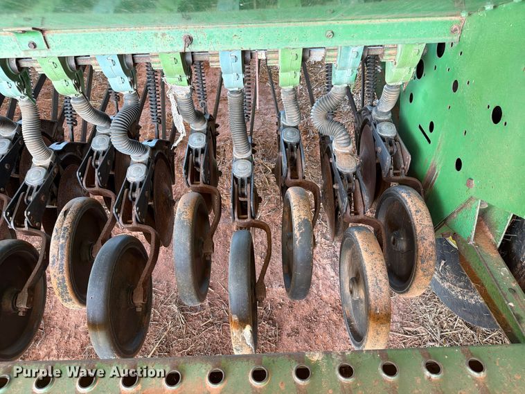 image for item EW0322 John Deere 450 grain drill