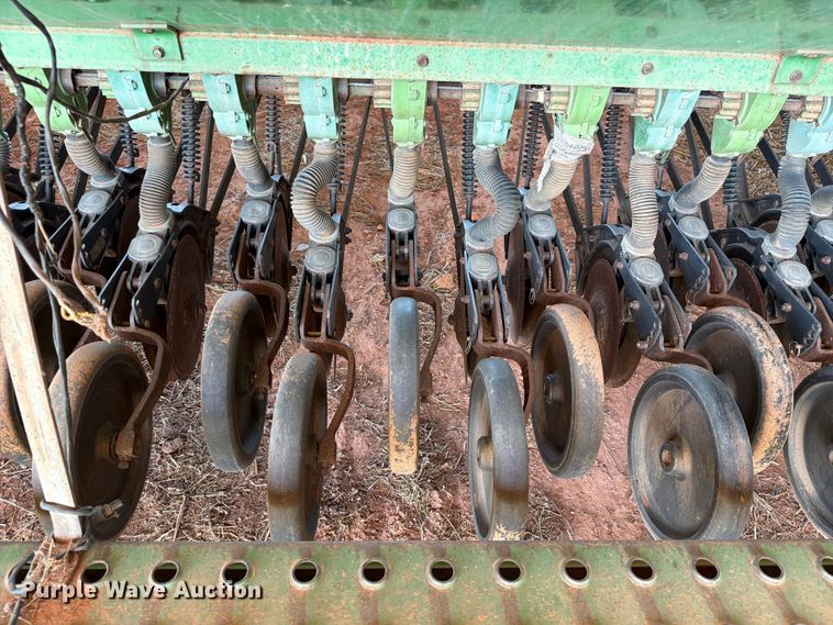 image for item EW0322 John Deere 450 grain drill