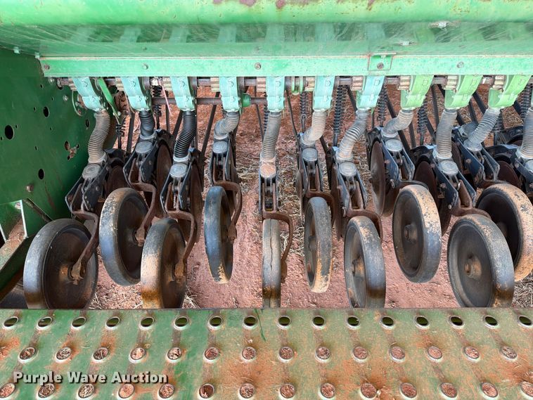 image for item EW0322 John Deere 450 grain drill