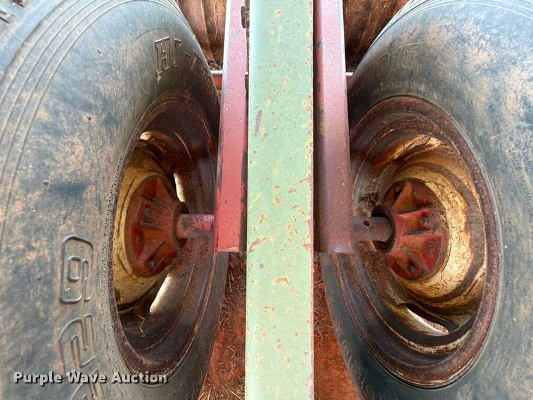 image for item EW0322 John Deere 450 grain drill