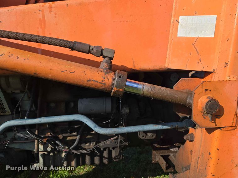 image for item EW0333 1982 Kubota L355 SS MFWD tractor
