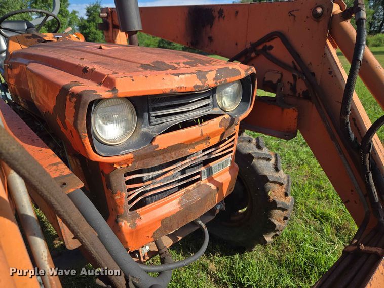 image for item EW0333 1982 Kubota L355 SS MFWD tractor