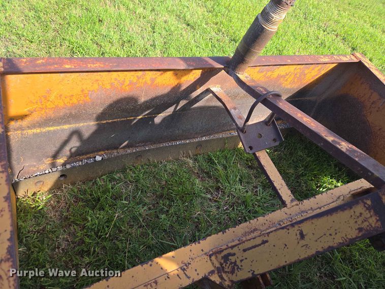 image for item EW0333 1982 Kubota L355 SS MFWD tractor