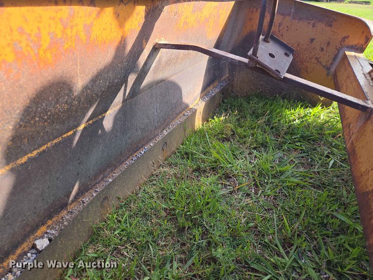 image for item EW0333 1982 Kubota L355 SS MFWD tractor