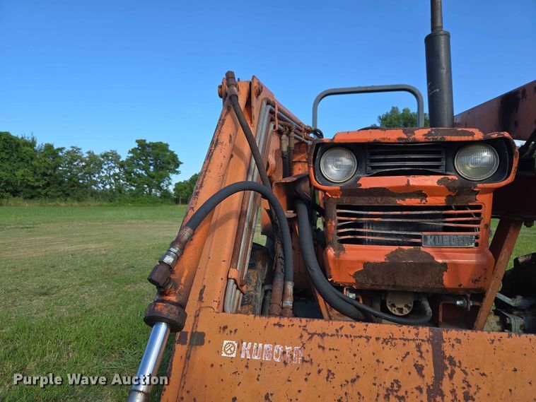 image for item EW0333 1982 Kubota L355 SS MFWD tractor