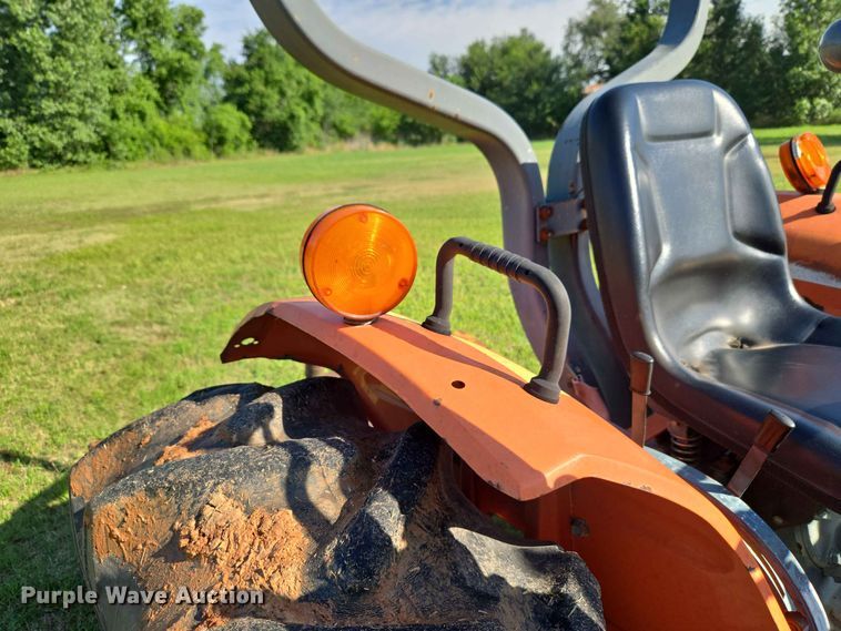 image for item EW0333 1982 Kubota L355 SS MFWD tractor