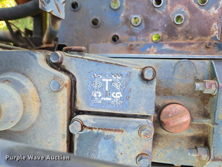 image for item EW0333 1982 Kubota L355 SS MFWD tractor