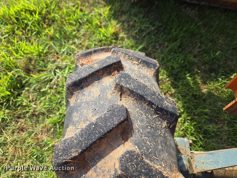 image for item EW0333 1982 Kubota L355 SS MFWD tractor