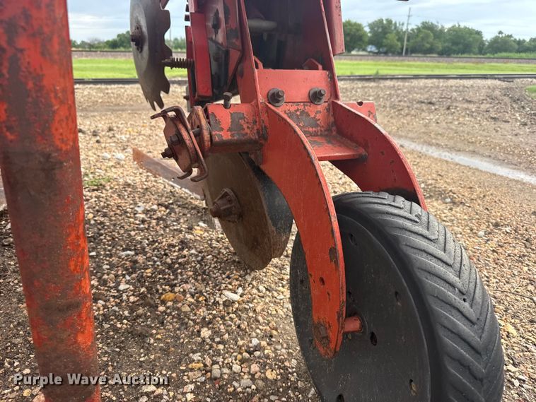 image for item EW4943 Krause row crop cultivator