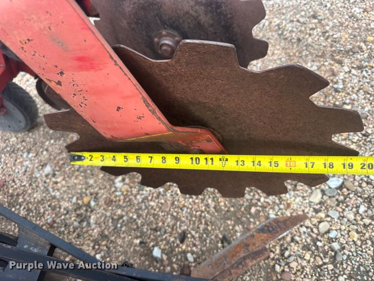 image for item EW4943 Krause row crop cultivator
