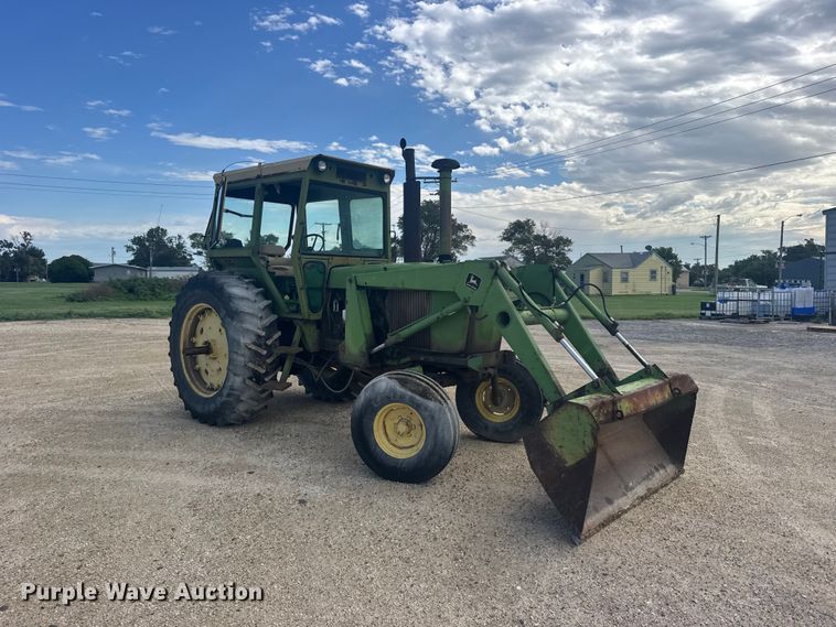 image for item EW4944 John Deere 4320 tractor
