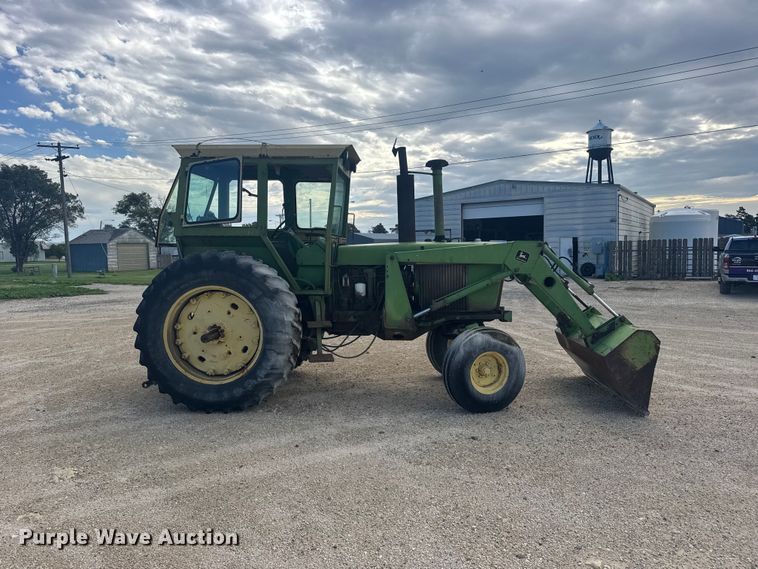 image for item EW4944 John Deere 4320 tractor