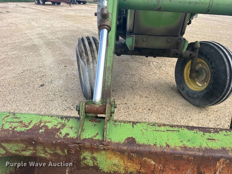 image for item EW4944 John Deere 4320 tractor