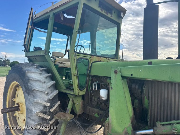 image for item EW4944 John Deere 4320 tractor