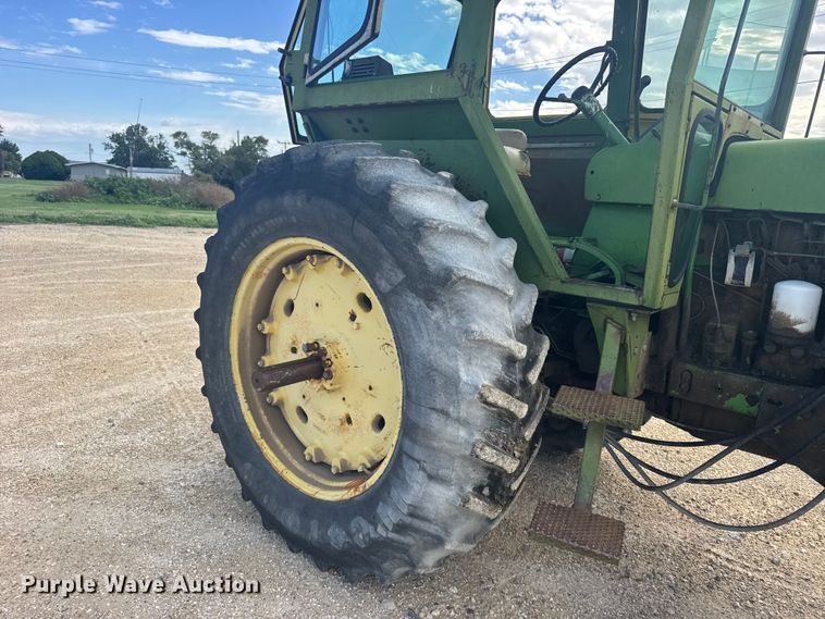 image for item EW4944 John Deere 4320 tractor