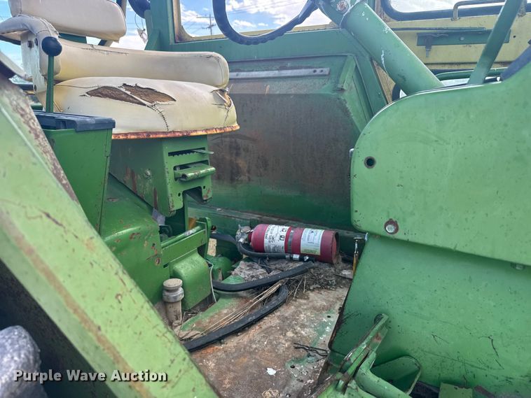 image for item EW4944 John Deere 4320 tractor