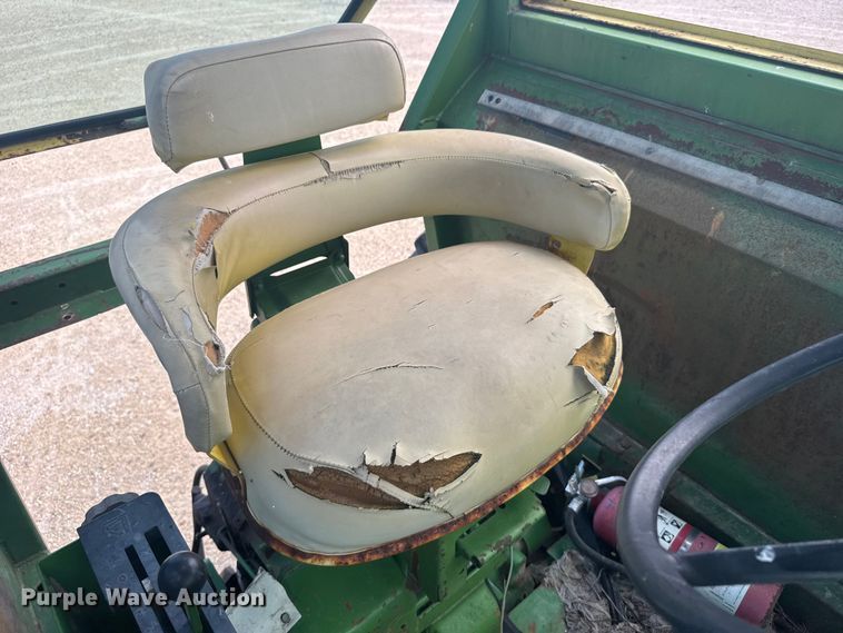 image for item EW4944 John Deere 4320 tractor