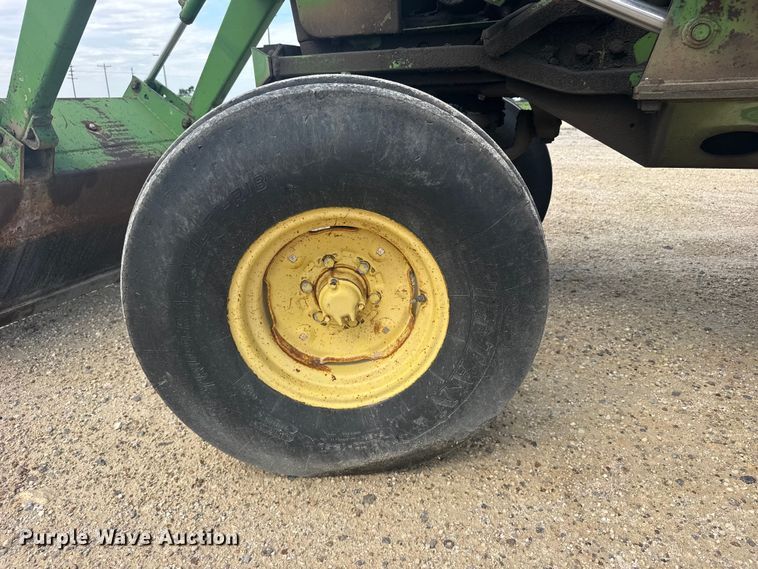 image for item EW4944 John Deere 4320 tractor