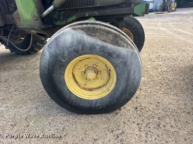 image for item EW4944 John Deere 4320 tractor