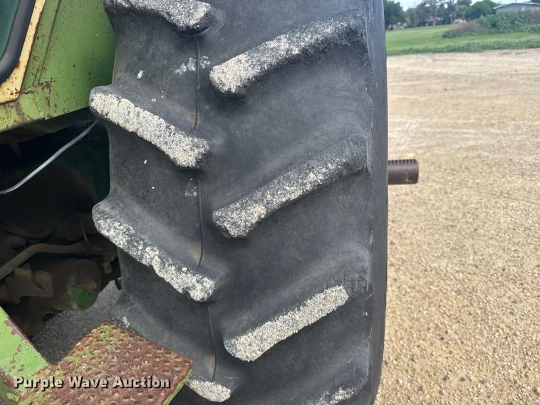 image for item EW4944 John Deere 4320 tractor