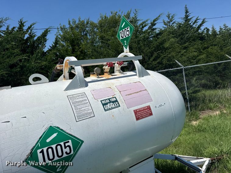image for item EW4954 NH3 tank trailer