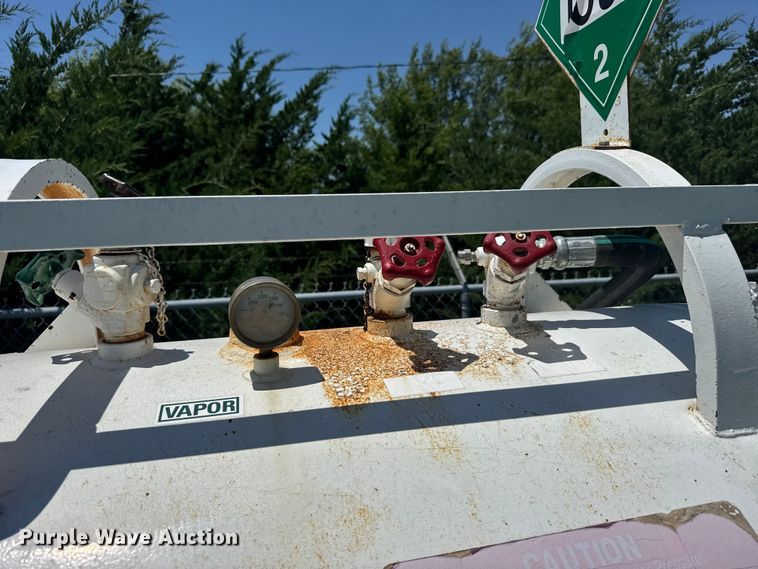 image for item EW4954 NH3 tank trailer