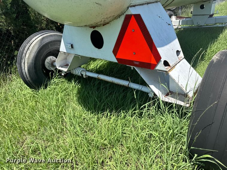 image for item EW4954 NH3 tank trailer