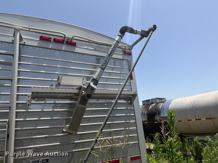 image for item EX2526 2007 Timpte grain trailer